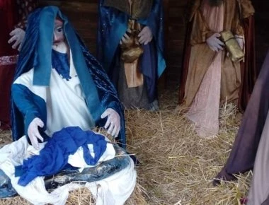 Κλάπηκε το «θείο βρέφος» από τη φάτνη στην πλατεία της Λάρισας (φωτο)